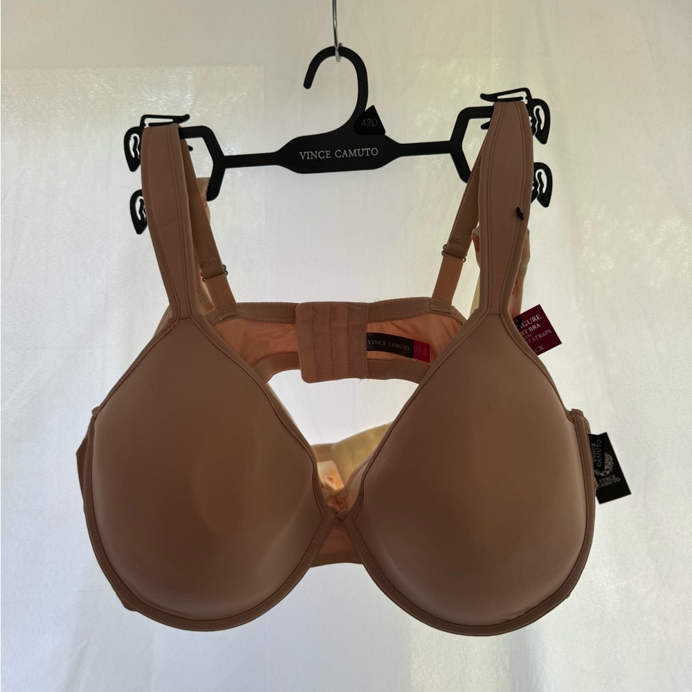 Vince camuto 2 pack of bras!!! Size 42 D